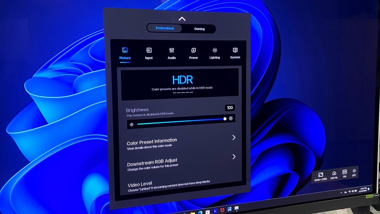 HP Omen Transcend 32 OLED