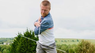 How to swing a golf club - coil