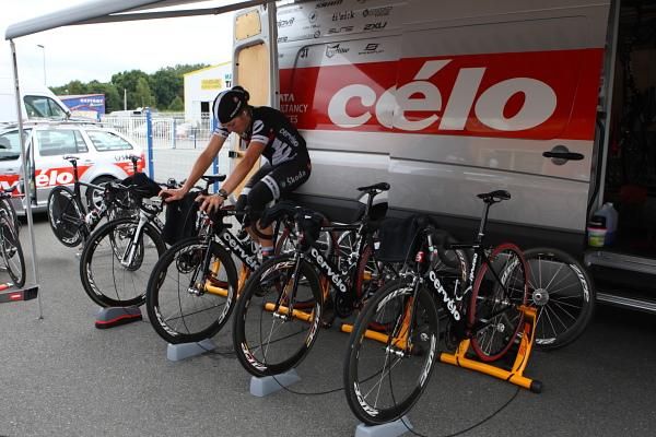 Sarah Duester (Cervelo Test Team) warms up alone - she was an early starter in the order.