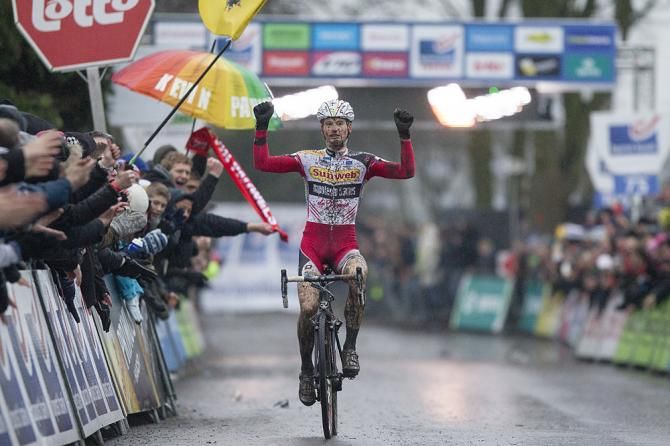 Kevin Pauwels (Sunweb-Napoleon Games) wins in Essen