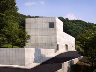 Magazzino Italian Art exterior of concrete form