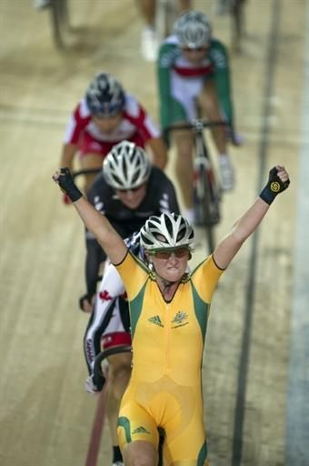Megan Dunn (Australia) celebrates her victory in the 25km points race.