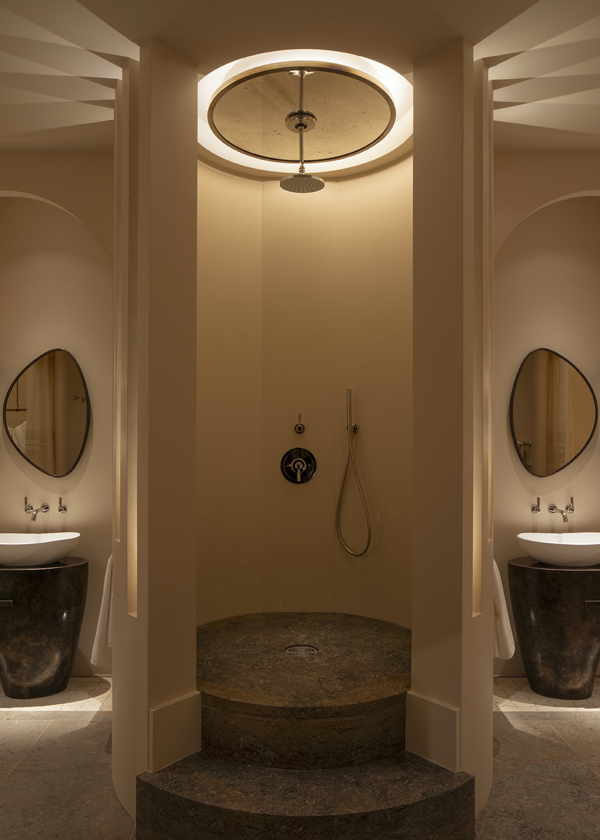 bathroom with circular step-up shower