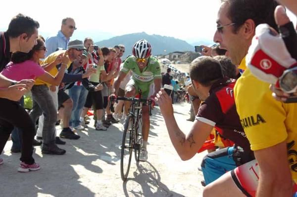 Joaquim Rodriguez (Katusha) danced clear but couldn't overhaul Alberto Contador.