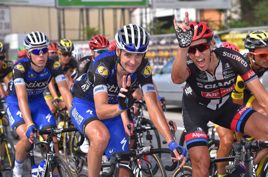 A lighter moment mid-race for Pieter Serry and Koen de Kort