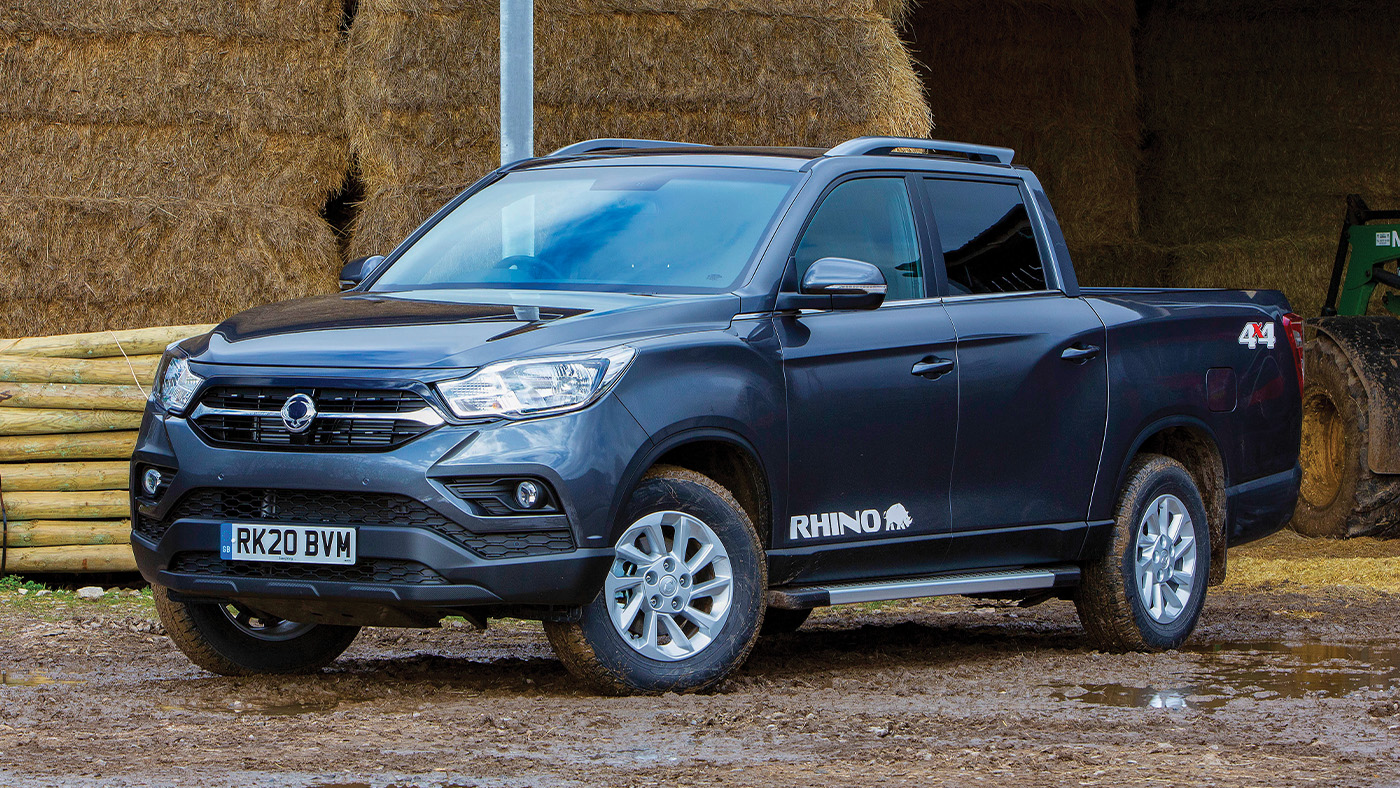 SsangYong Musso Rhino LWB pick up for towing a horse trailer