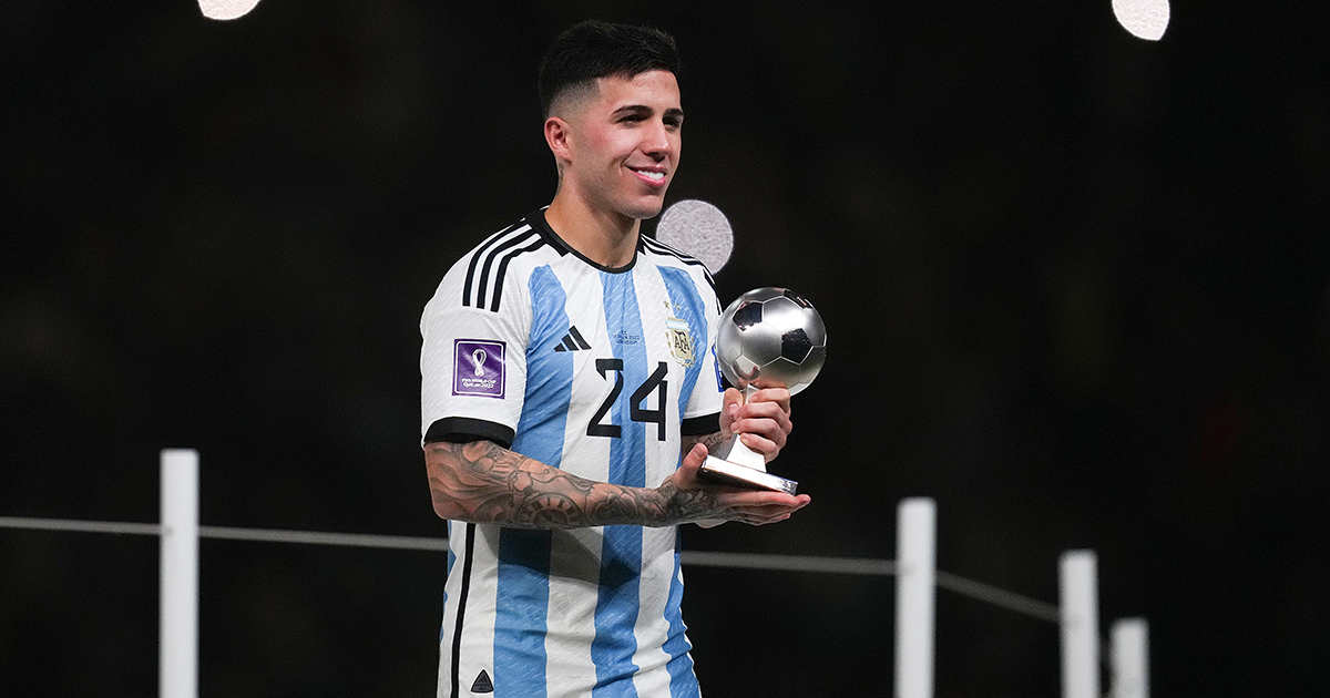 Enzo Fernandez of Argentina poses for a photo with the FIFA Young Player award during the FIFA World Cup Qatar 2022 Final between Argentina and France at Lusail Stadium on December 18, 2022 in Lusail City, Qatar.
