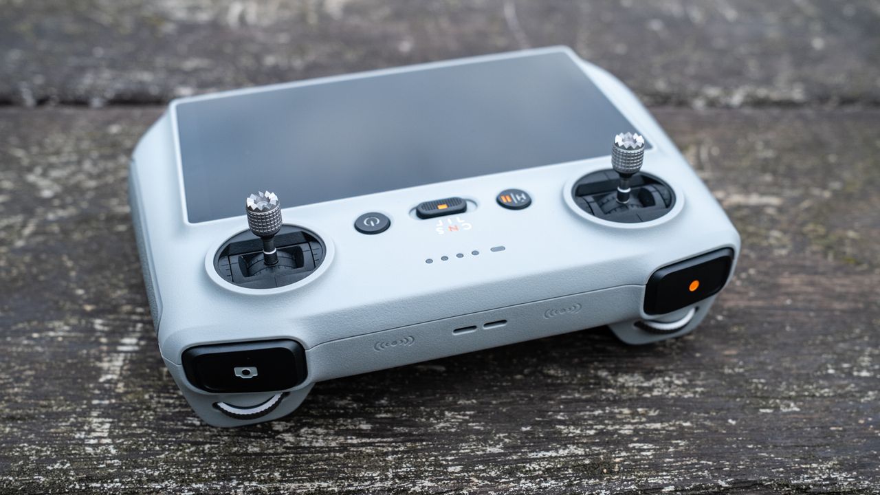 DJI Mavic 3 Classic_Controller at an angle