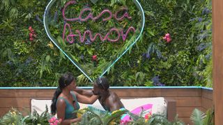 Catherine and Elom lean into a kiss during Love Island Casa Amor