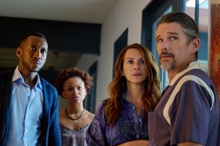 (L to R) Mahershala Ali, Myha’la Herrold, Julia Roberts and Ethan Hawke in Leave the World Behind, coming to Netflix on Dec. 8, 2023