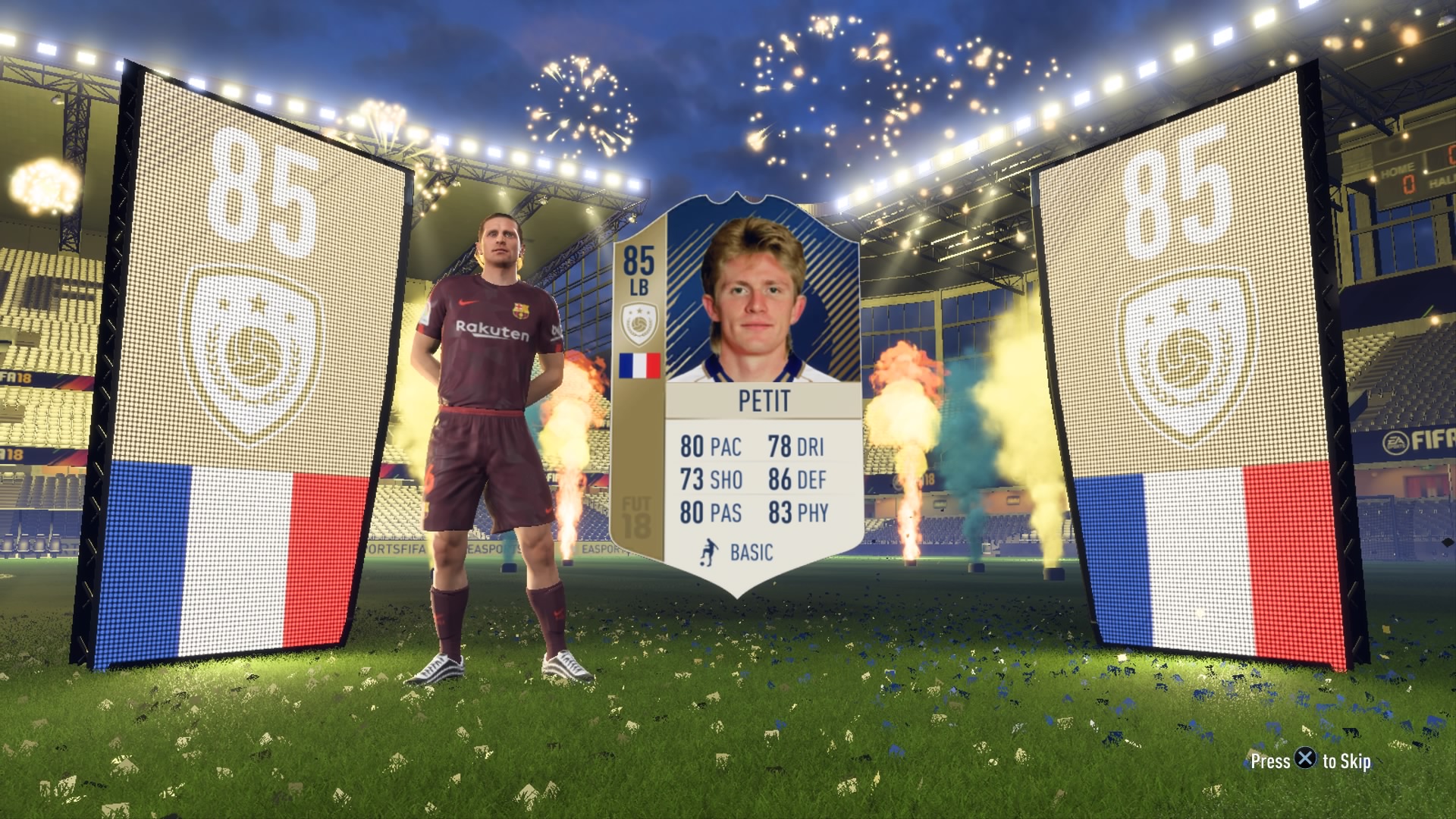 FIFA loot boxes once again hit the mainstream headlines as teen blows £3000  on packs