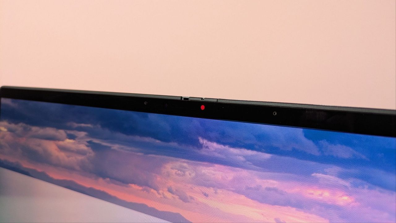 MSI Stealth 16 AI+