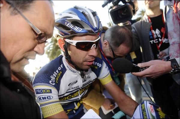 Thomas De Gendt (Vacansoleil-DCM) speaks to the press at the finish.