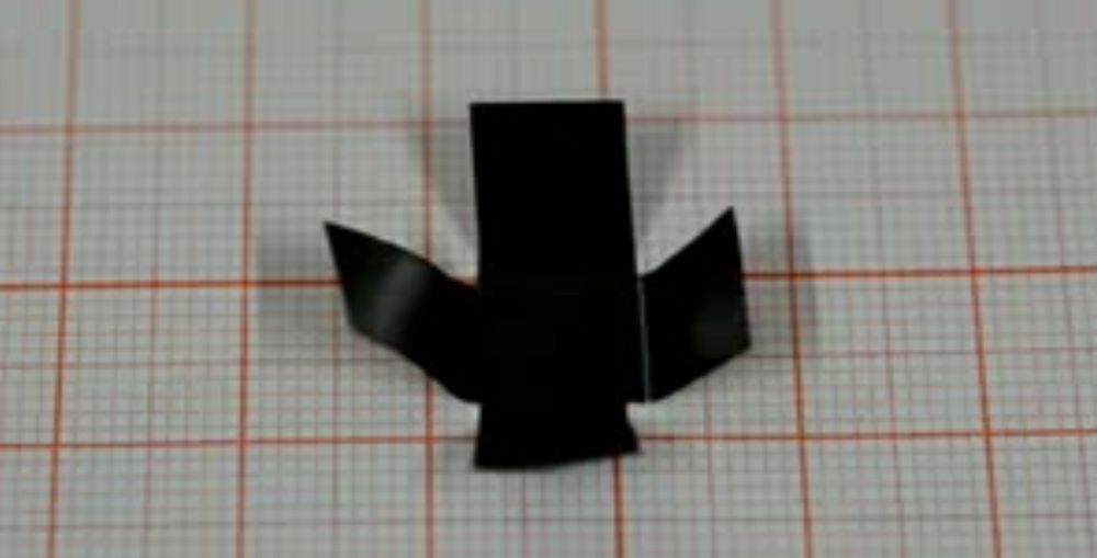 Self-Folding Graphene Paper