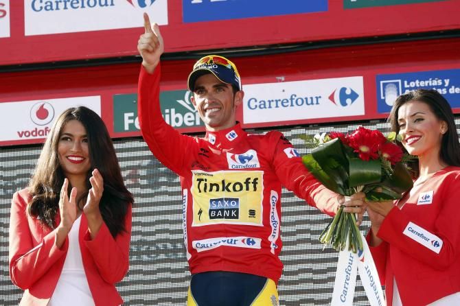 Alberto Contador in red at the Vuelta a Espa&ntilde;a.