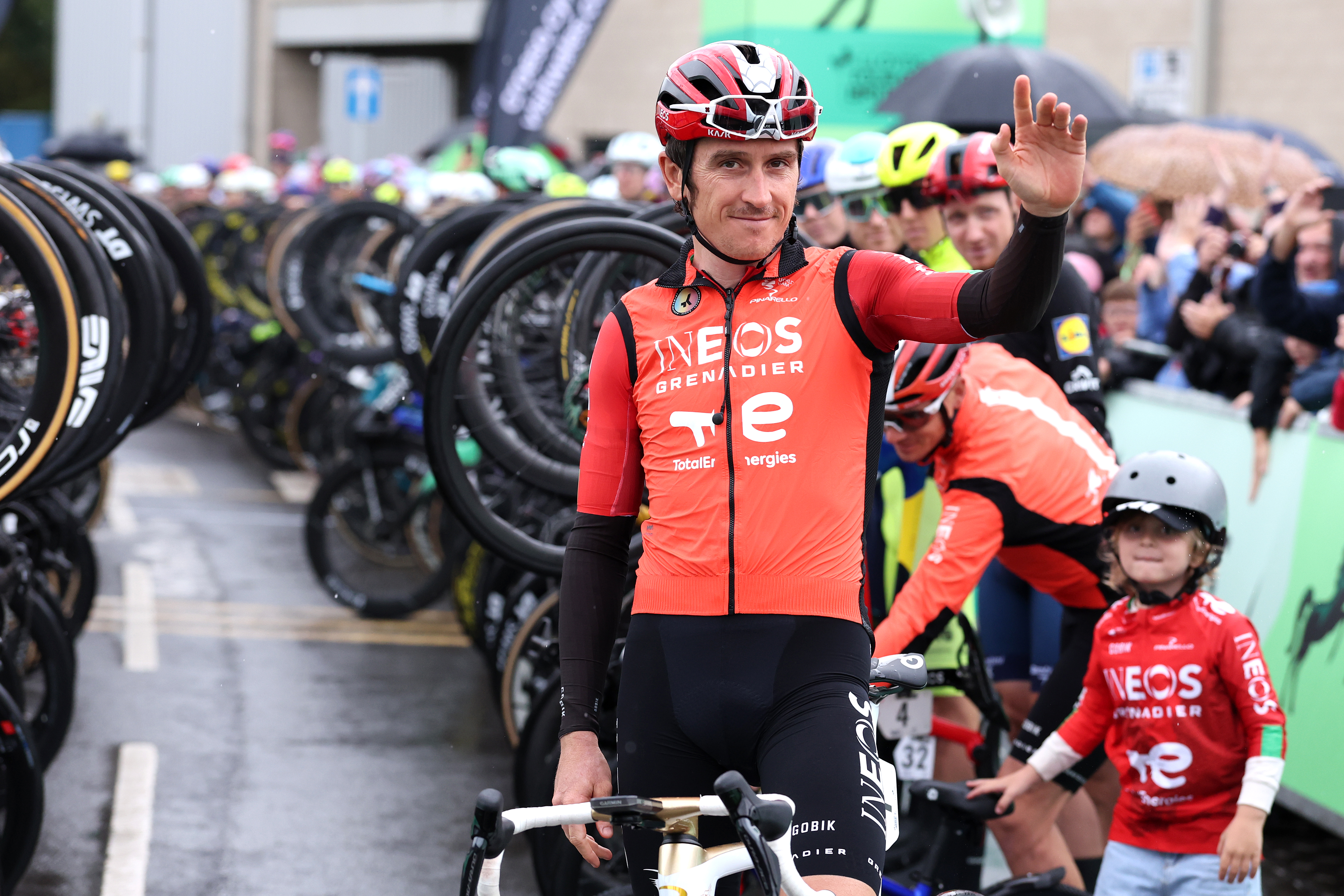 Geraint Thomas waves