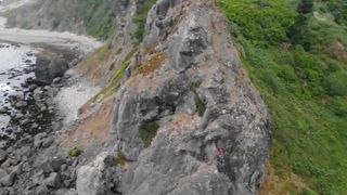 Man stranded on cliff in Oregon