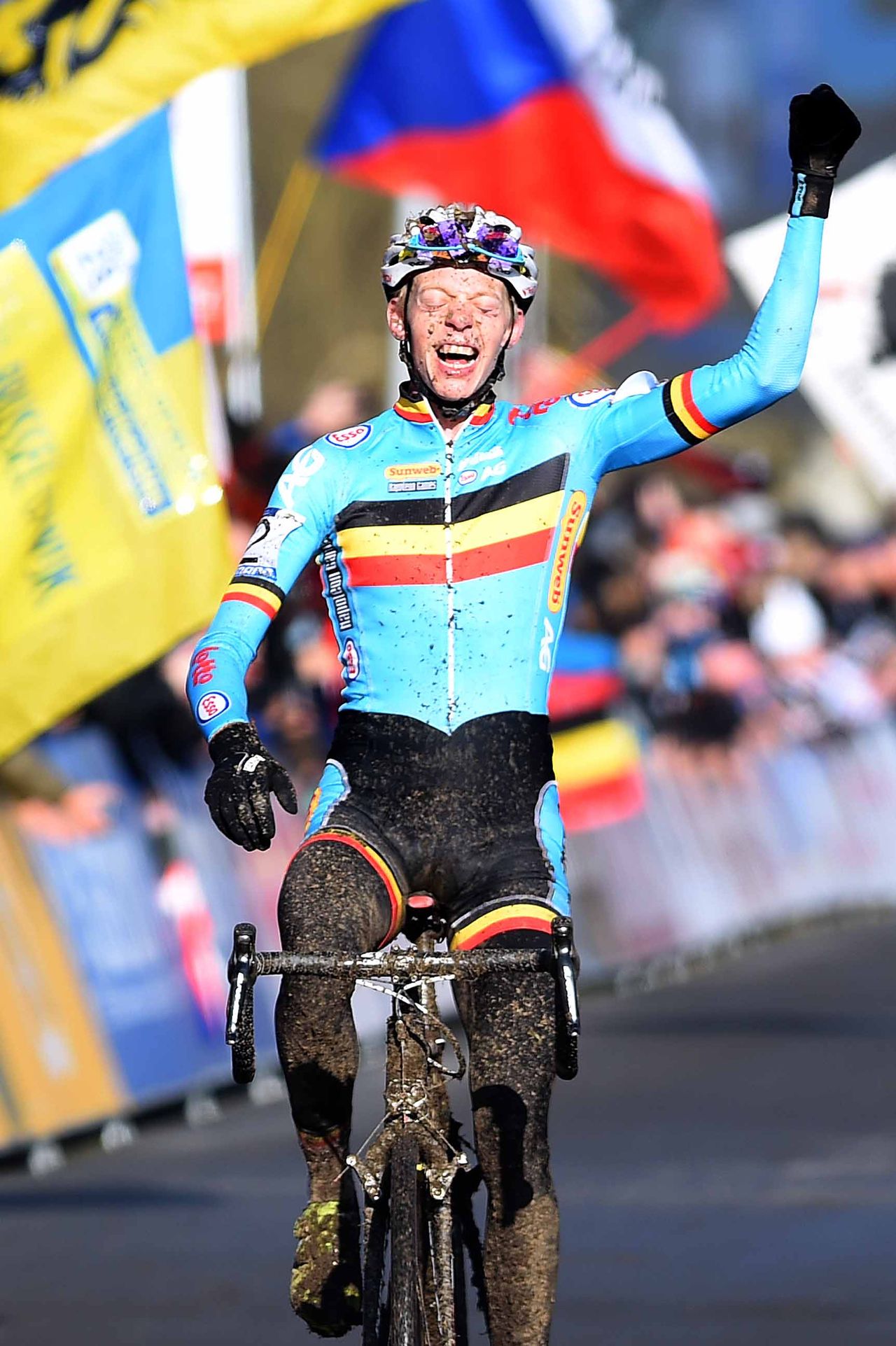 Michael Vanthourenhout (Belgium) wins the U23 world title