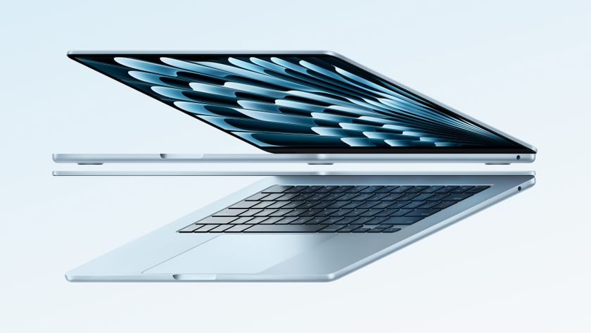 Two MacBook Air M4 models back to back in front of a blue background