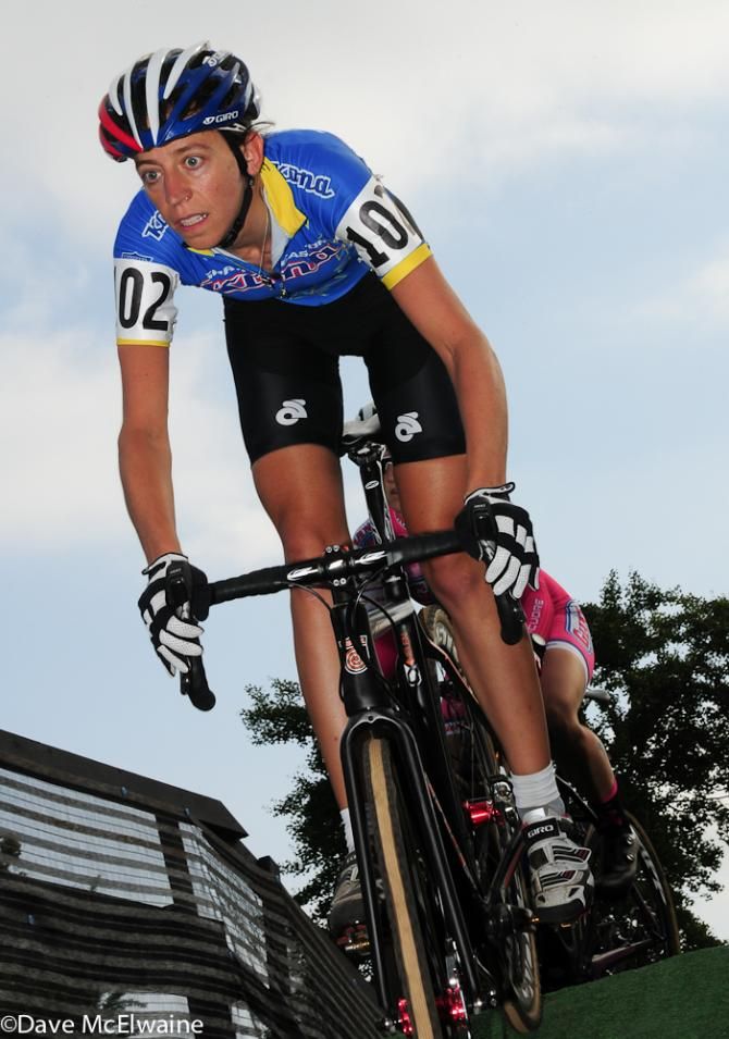 Helen Wyman (Kona Factory Team) leading at the flyover