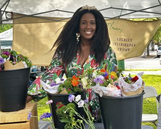 Dee at a farmer's market