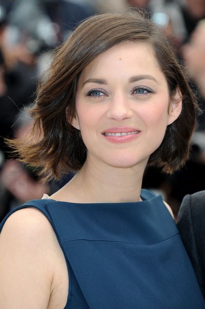 Hair, Face, Hairstyle, Beauty, Eyebrow, Lip, Long hair, Skin, Chin, Premiere,