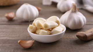 bowl of garlic cloves