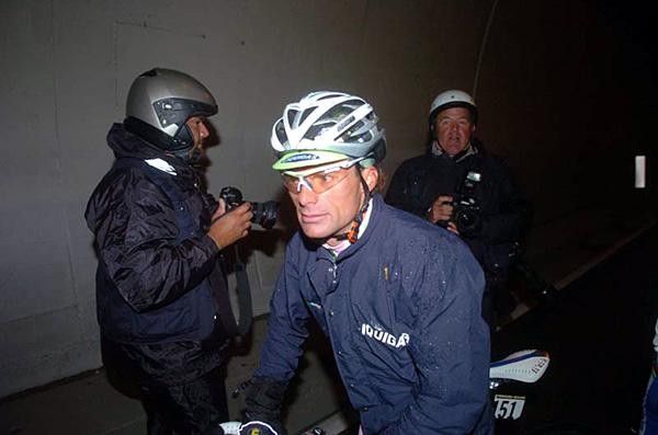 Race leader Danilo Di Luca (Liquigas) goes through the tunnel.