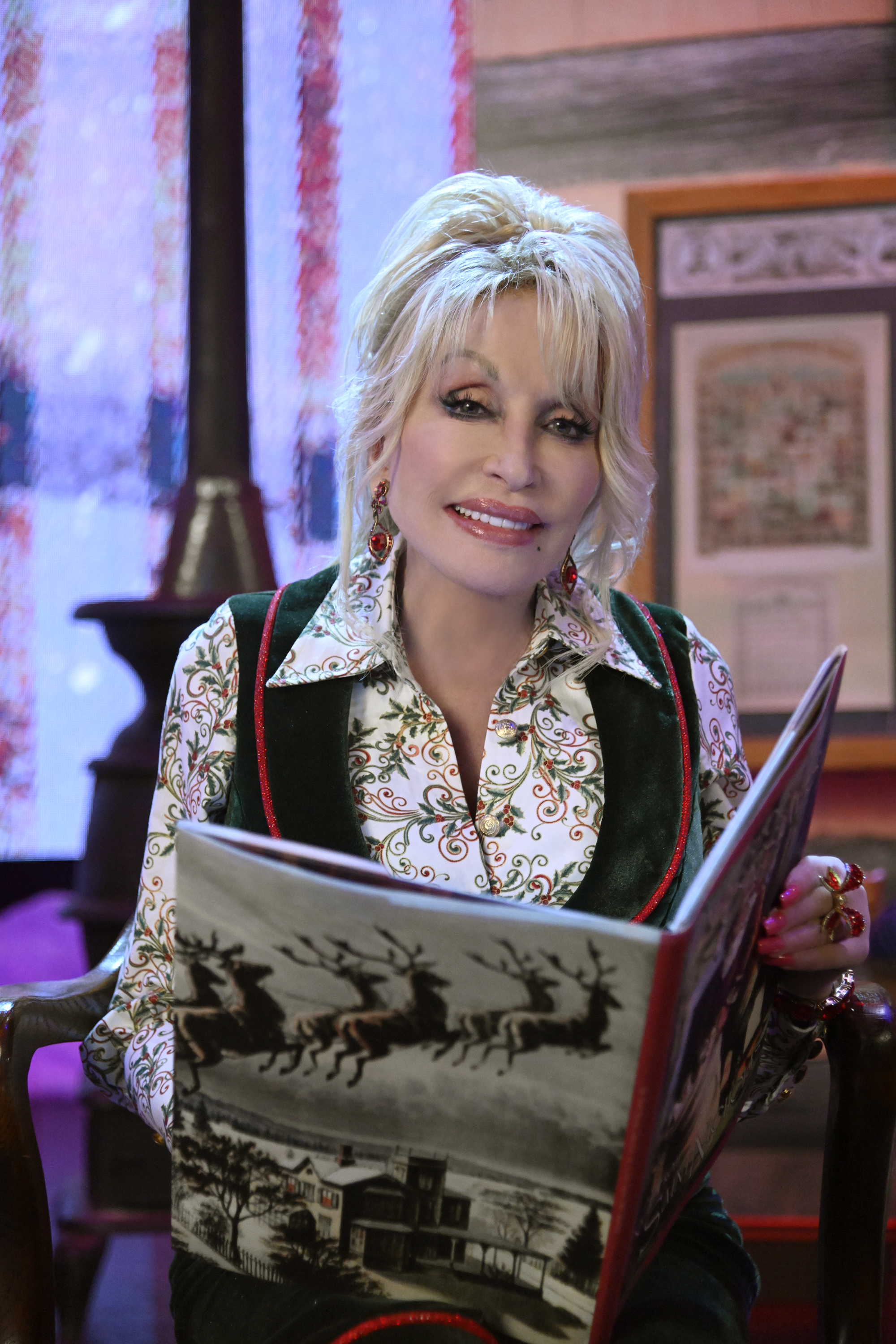 Dolly Parton reading a book