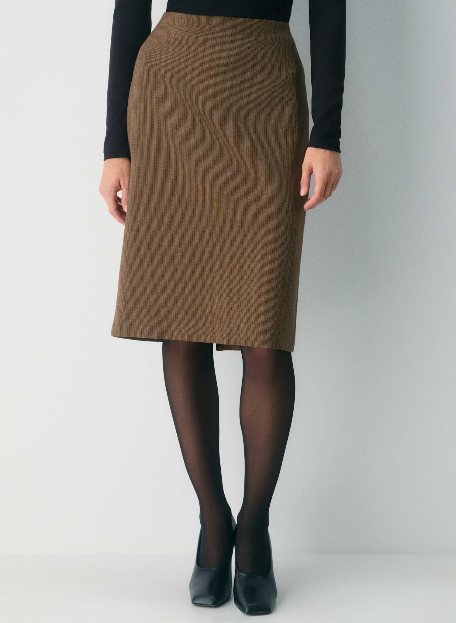 Aritzia Vanguard Skirt - (Re)ssential