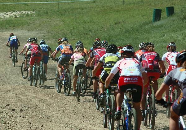 Women charging uphill at Deer Valley NMBS
