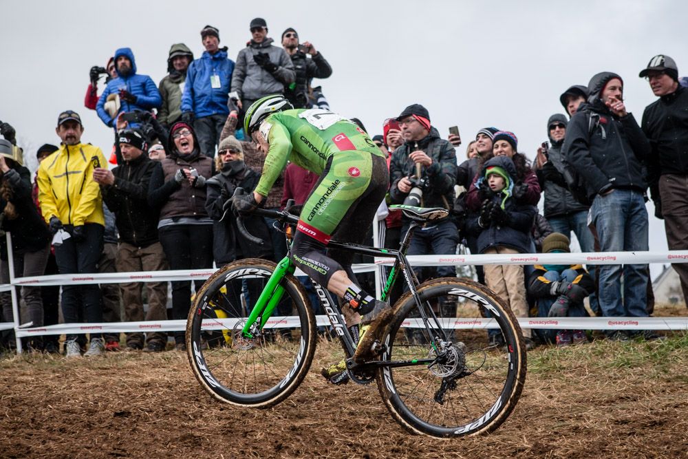 Big crowds at the top of todays climb