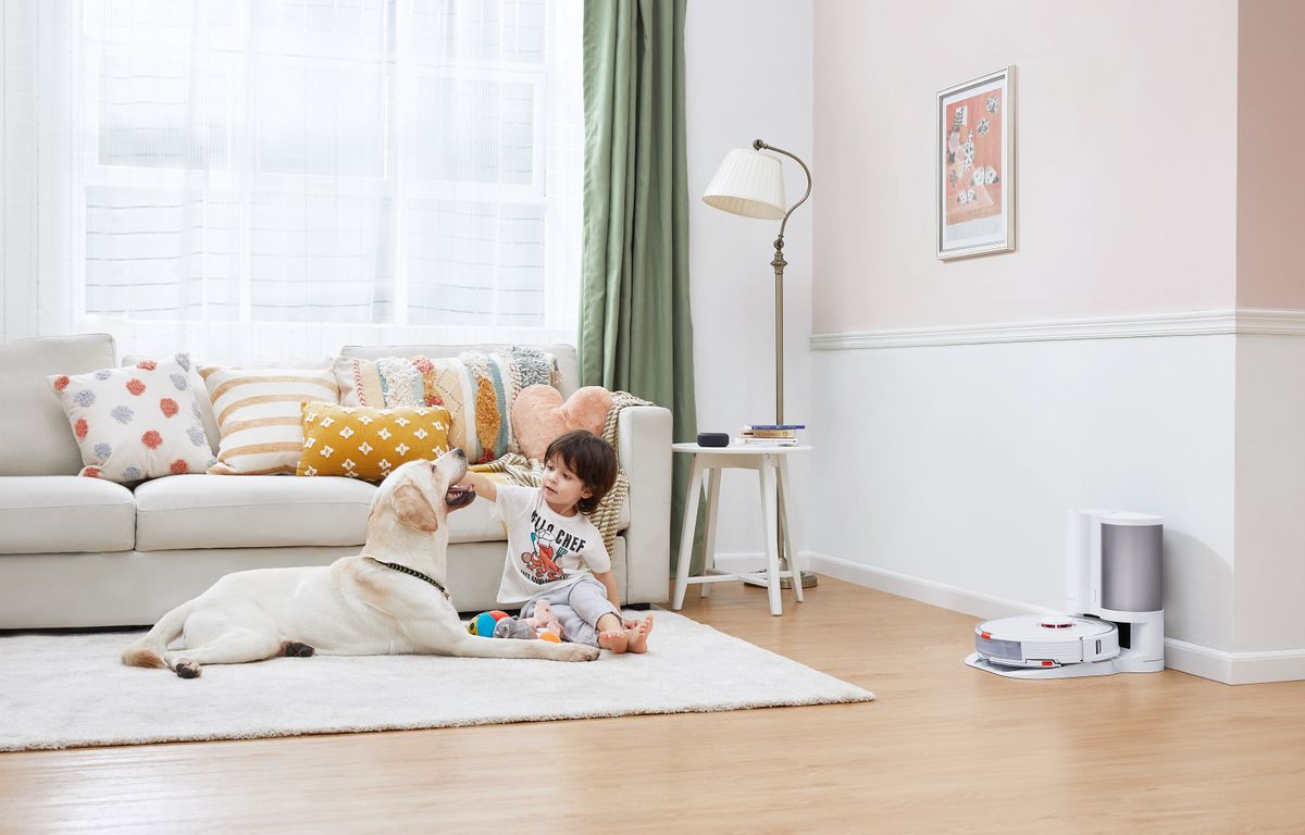 Roborock S7 Plus in home with pets