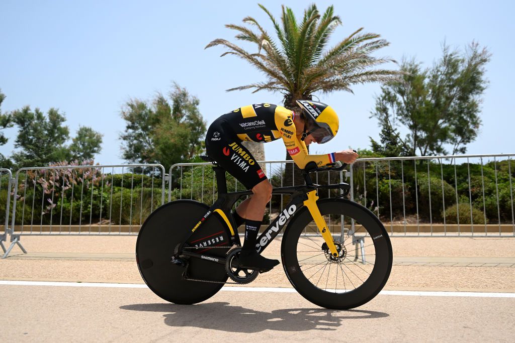 CAGLIARI ITALY JUNE 30 Marianne Vos of Netherlands and Jumbo Visma Team sprints during the 33rd Giro dItalia Donne 2022 Stage 1 a 47km individual time trial stage from Cagliari to Cagliari ITT GiroDonne UCIWWT on June 30 2022 in Cagliari Italy Photo by Dario BelingheriGetty Images