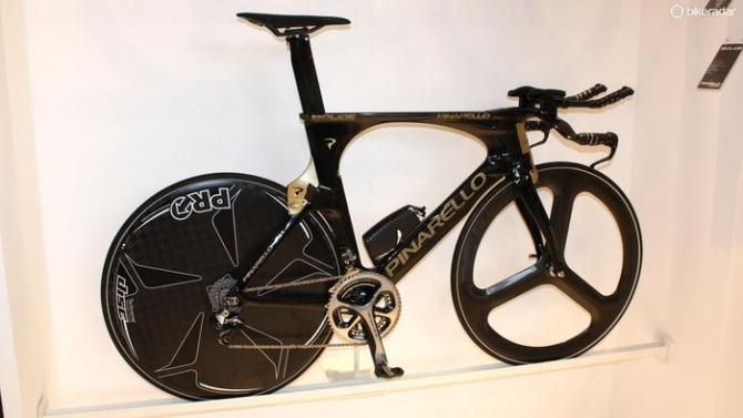 The Pinarello Bolide is Chris Froome's time-trial machine of choice and was shown in this gold and black paint scheme at Eurobike