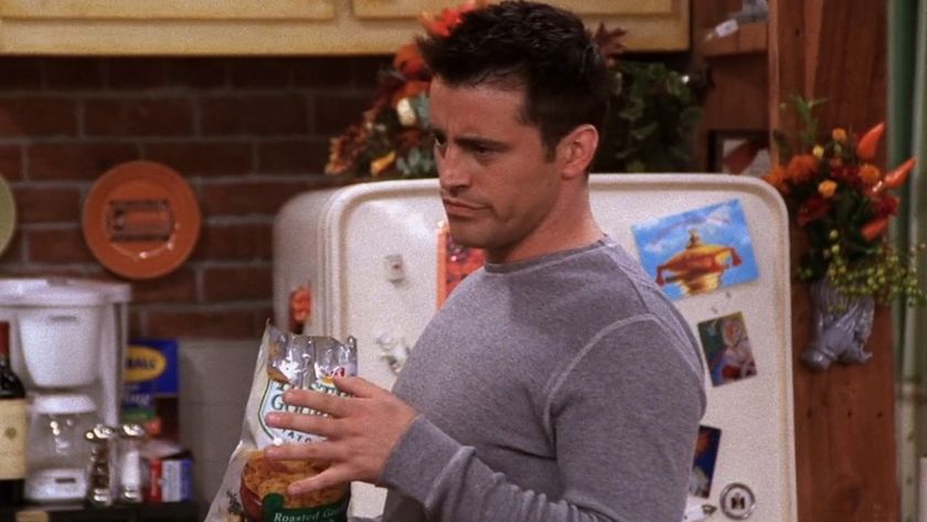 Joey Tribbiani (Matt LeBlanc) eats chips in the Friends episode &quot;The One with the Rumor.&quot;