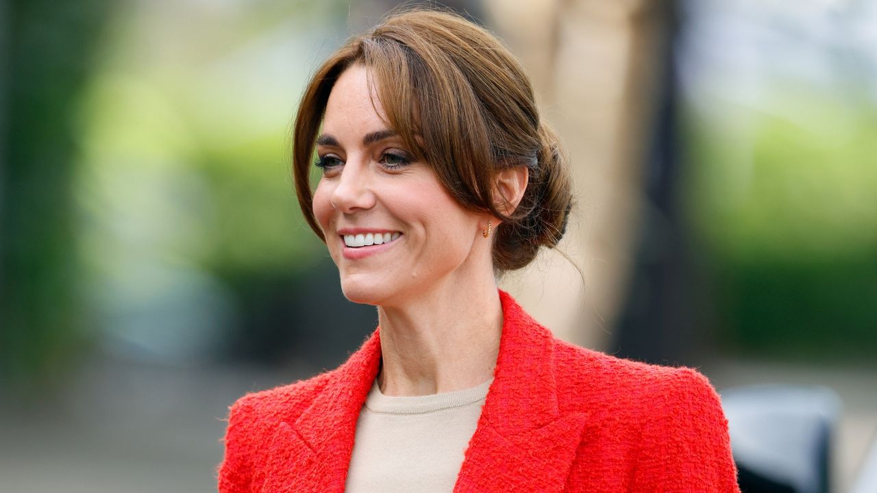 Kate Middleton wears a red blazer as she joins a Portage Session for her &#039;Shaping Us&#039; campaign on early childhood on September 27, 2023 in Sittingbourne, England. 