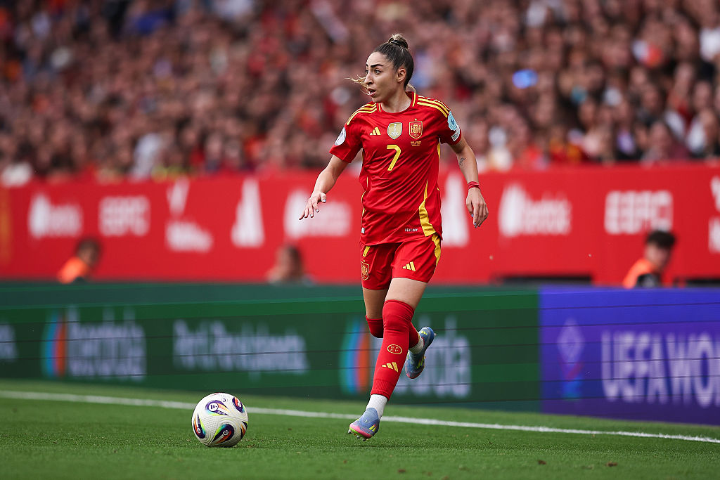 Olga Carmona of Spain run with the ball during the UEFA Women&#039;s Nations League 2024/25 Grp A3 MD6 match between Spain and England at RCDE Stadium on June 03, 2025 in Barcelona, Spain. 