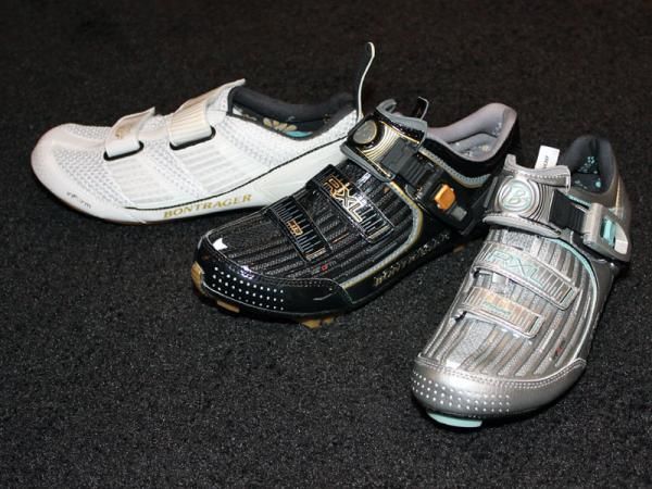 Women are now treated to RXL-level shoes for triathlon, mountain and road for 2010. And yes, Bontrager dealers now finally have upgrade kits available for the included eSoles eFit insoles.