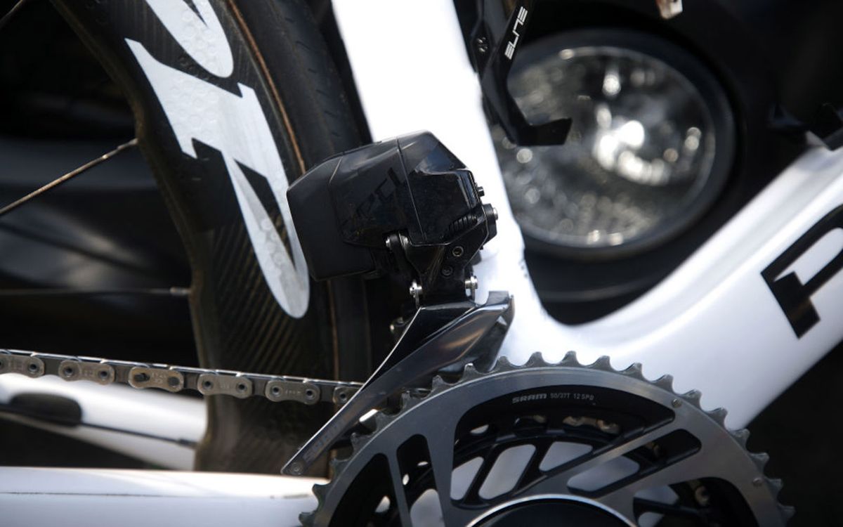 A look at the new SRAM RED eTap AXS front derailleur