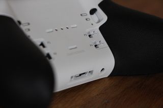 Xbox Elite Controller Series 2 "Core" in white