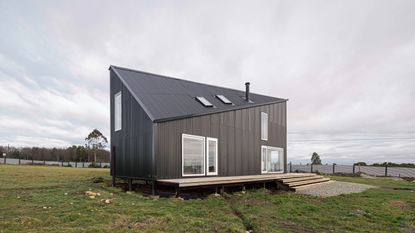 Ridge House, Chile, by Estudio Diagonal is a modern barnhouse