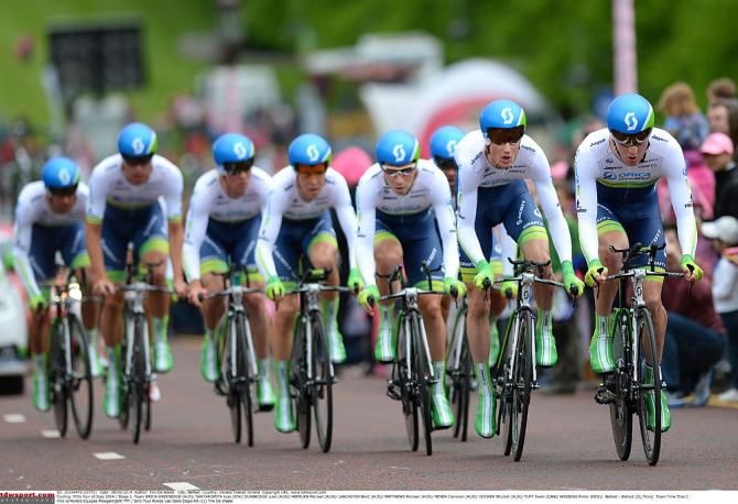 Team Orica GreenEdge in perfect formation.