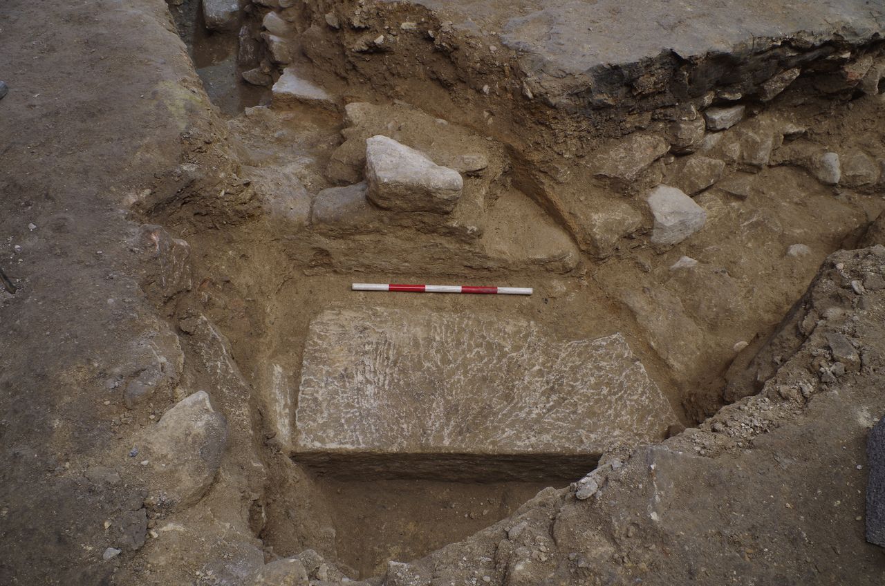 This excavated apse shows that, in the past, a monastery near the abbey had an Anglo-Saxon structure.