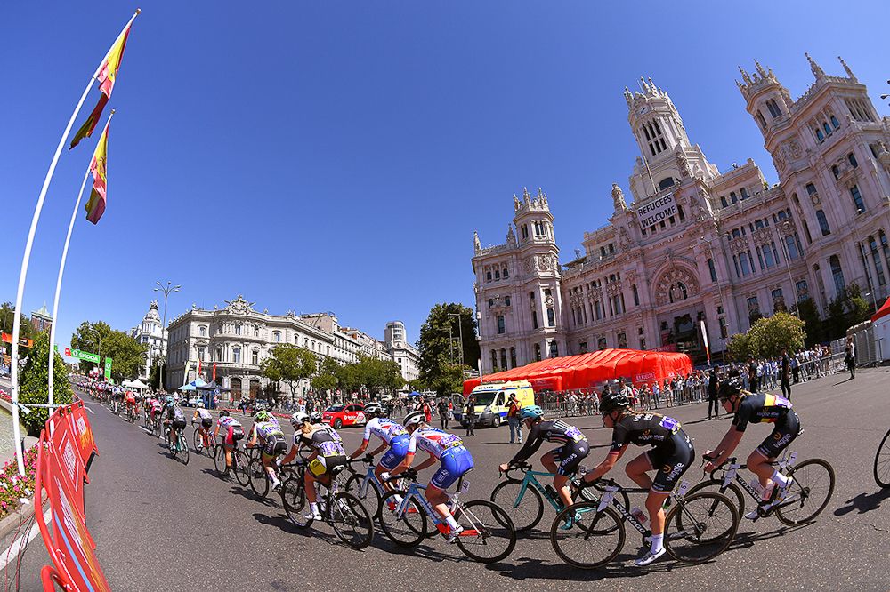 The women's peloton in Madrid