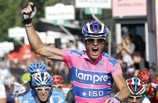 Alessandro Petacchi (Lampre - ISD) wins the stage