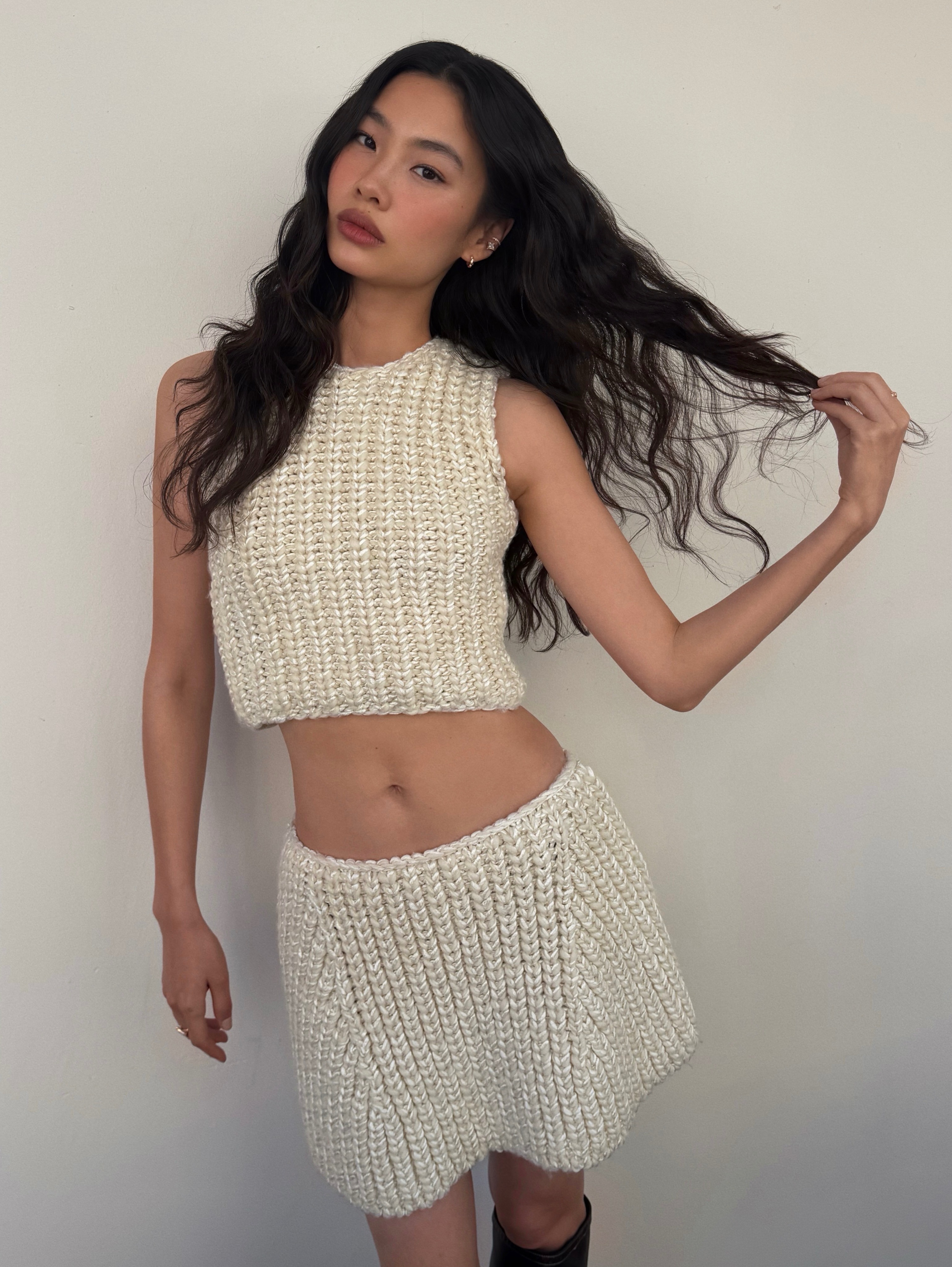 Jung Ho-Yeon with waves