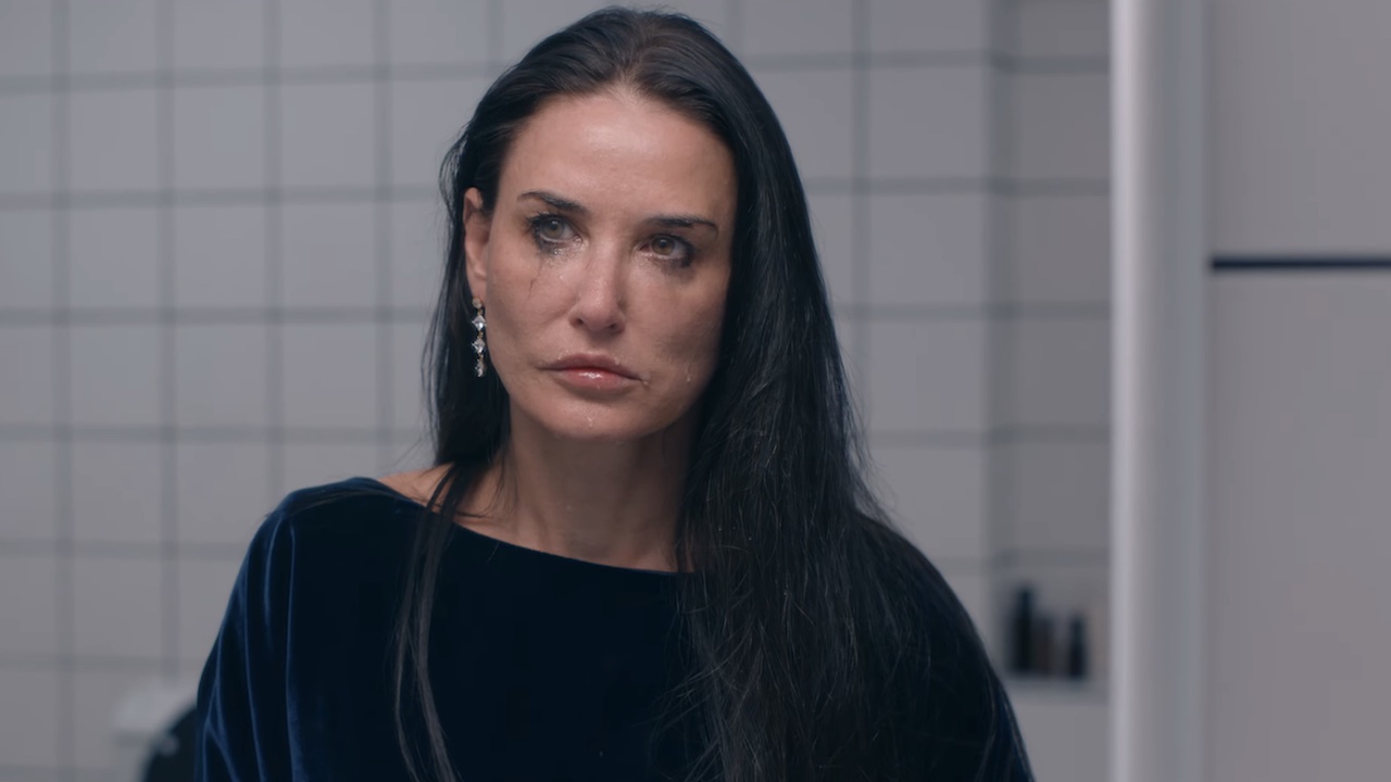 Los críticos han visto la sustancia y muchos están llamando al horror corporal "Go-Until-You-Gag" de Demi Moore uno de los mejores del año