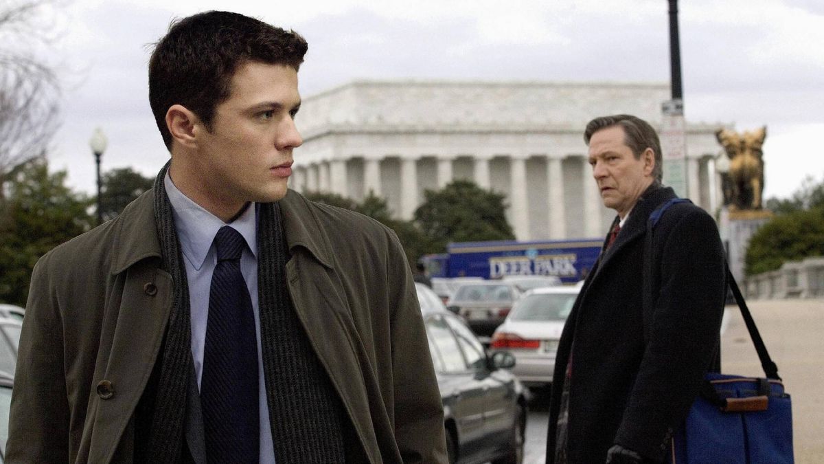 (L-R) Ryan Phillippe as Eric O&#039;Neill and Chris Cooper as Robert Hanssen in &quot;Breach&quot;