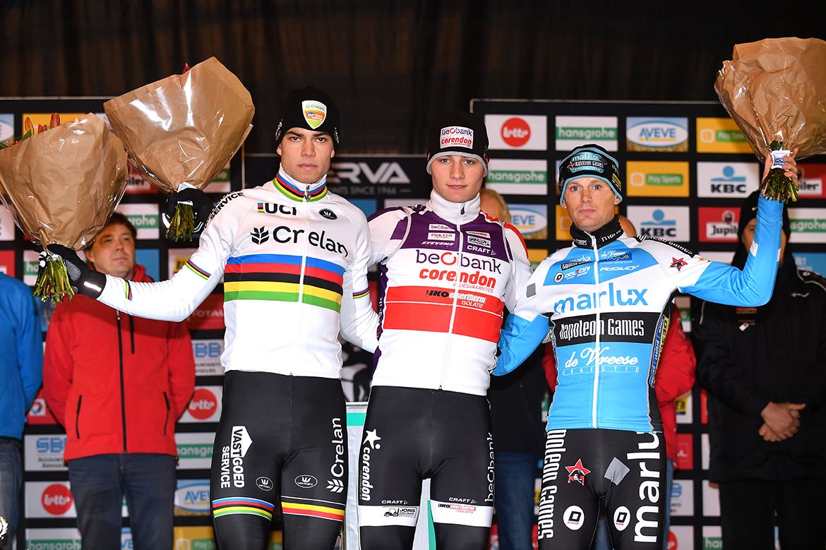 Mathieu van der Poel (Beobank-Corendon) flanked by Wout Van Aert (Crelan-Vastgoedservice) and Kevin Pauwels (Marlux - Napoleon Games).